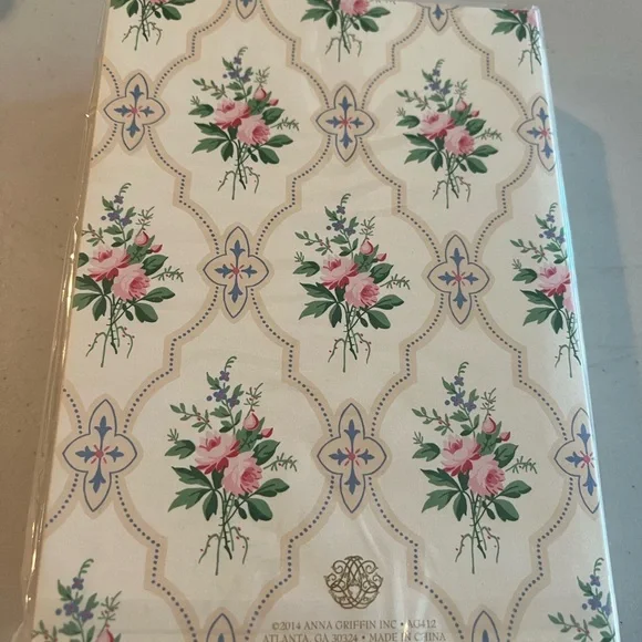 Anna Griffin Lovely Layers Cardstock Sheets 114-5x7 Cardstock sheets - Picture 3 of 5